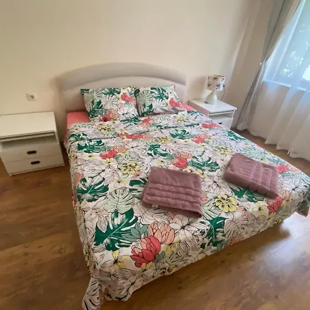 Apartment Sea Pearl Warna